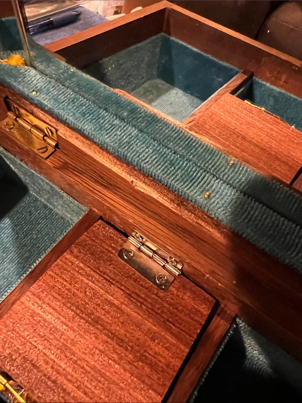 Wood Grain Jewelry Box & Music Box